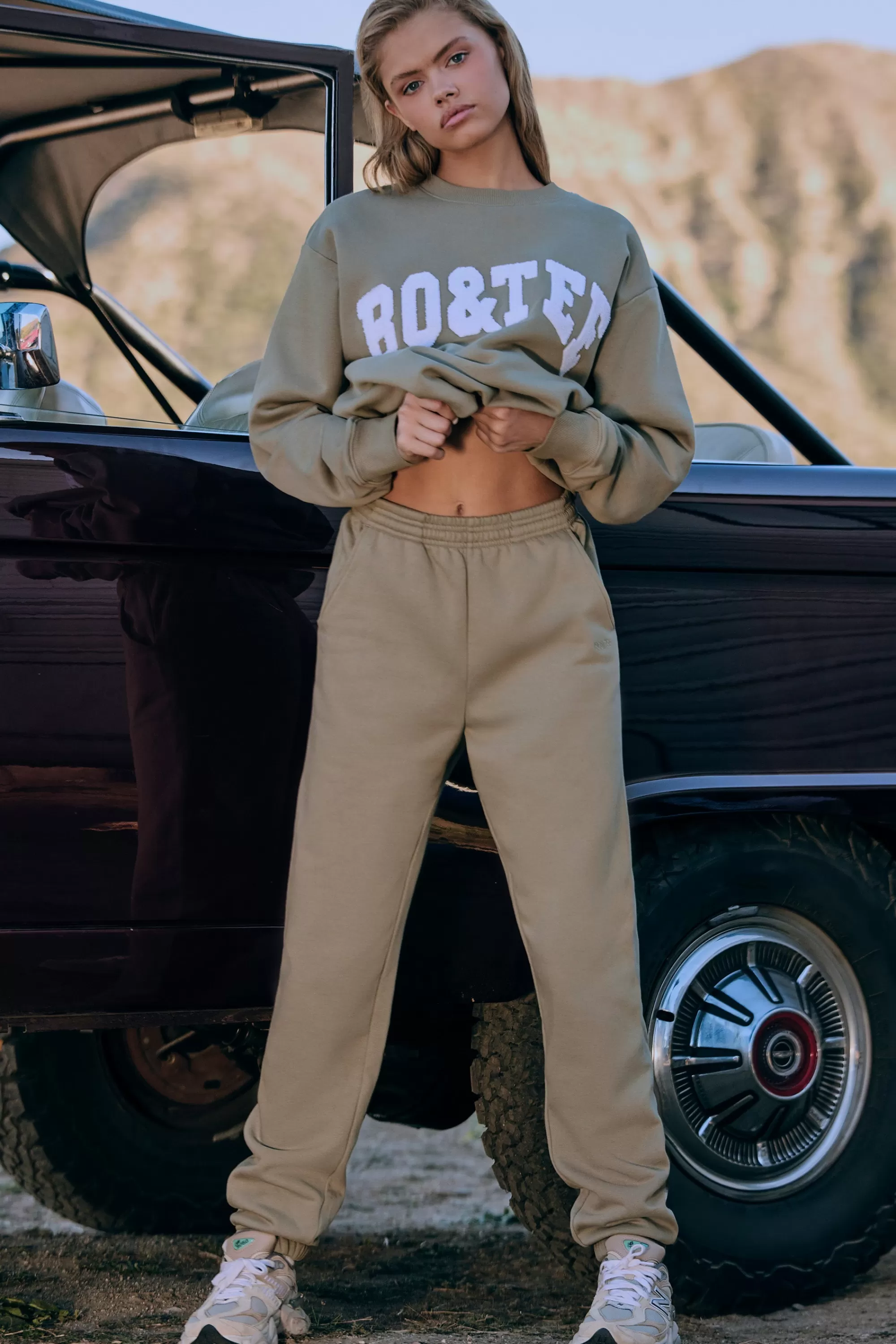 Oh Polly Mid-Rise Joggers In Soft Olive Best