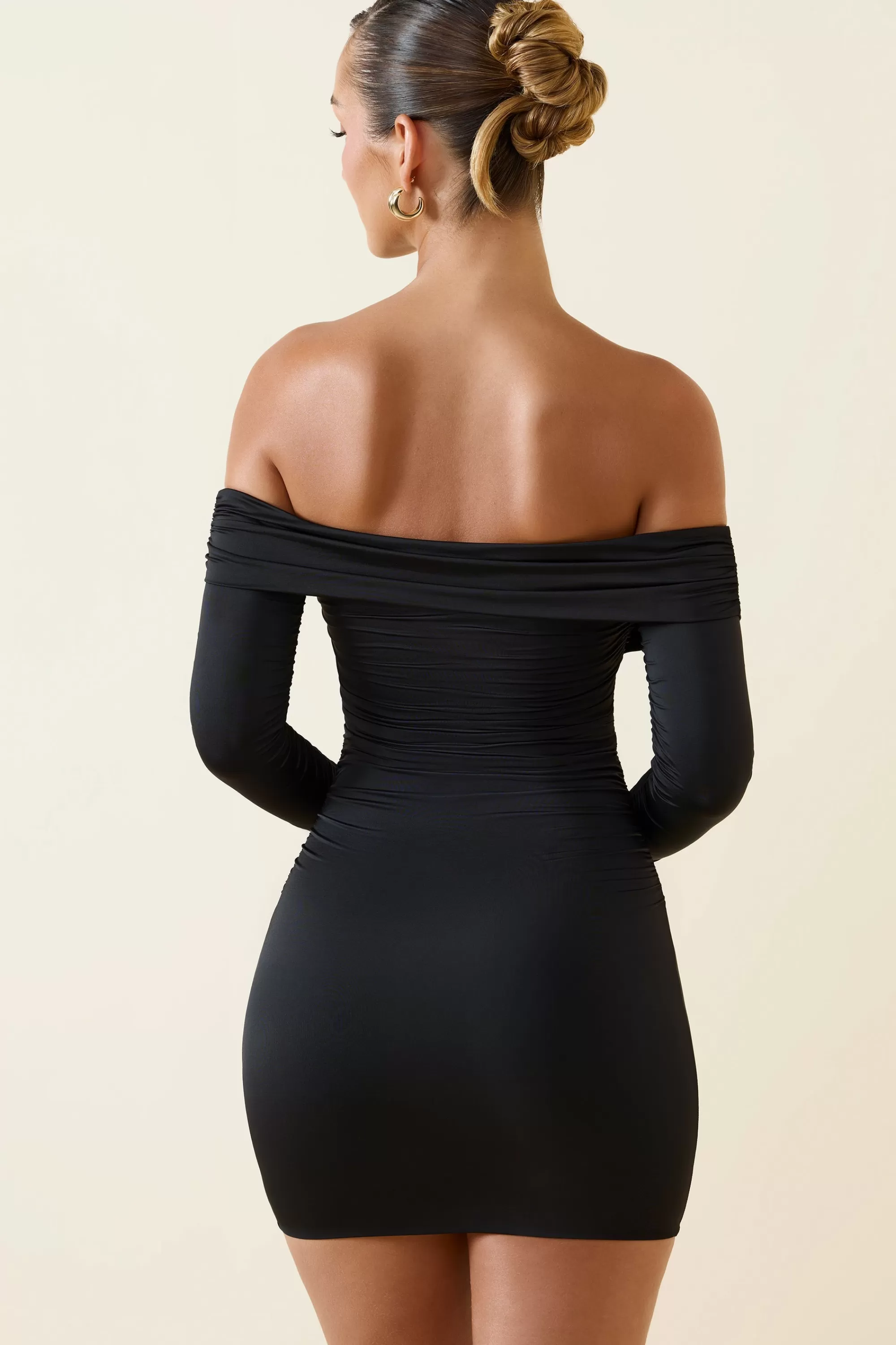 Oh Polly Off-Shoulder Ruched Bodycon Mini Dress In Black Best