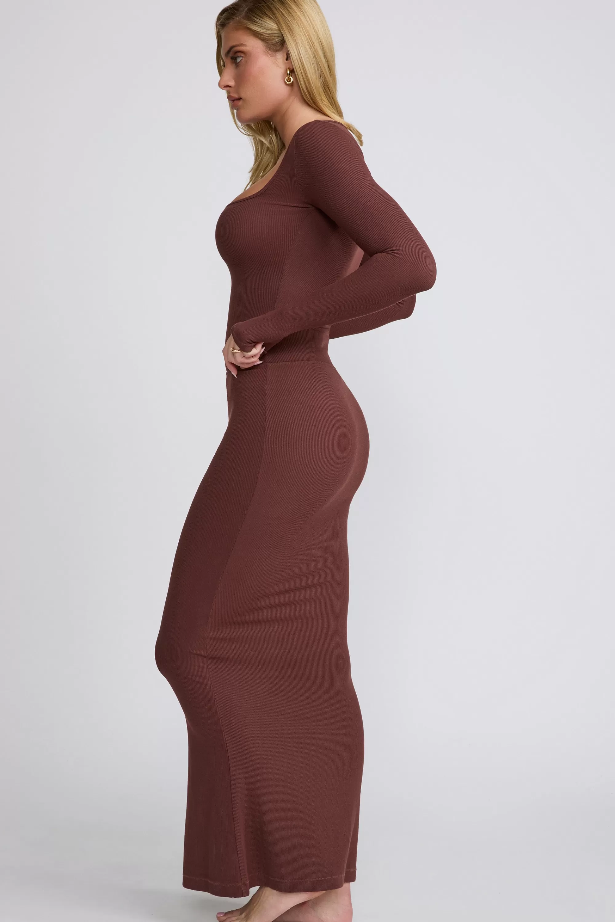 Oh Polly Ribbed Modal Mid Rise Maxi Skirt In Chocolate Shop