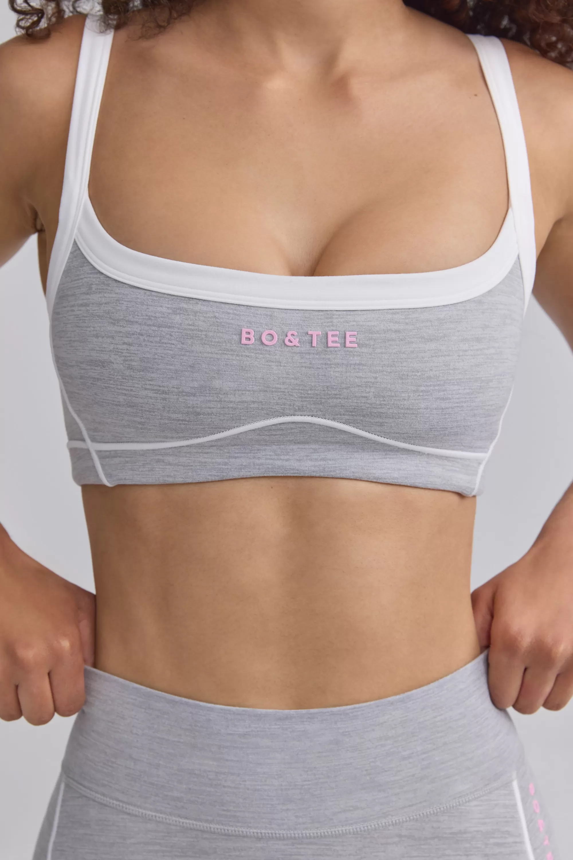 Oh Polly Soft Active Contrast-Trim Sports Bra In Ice Grey Store