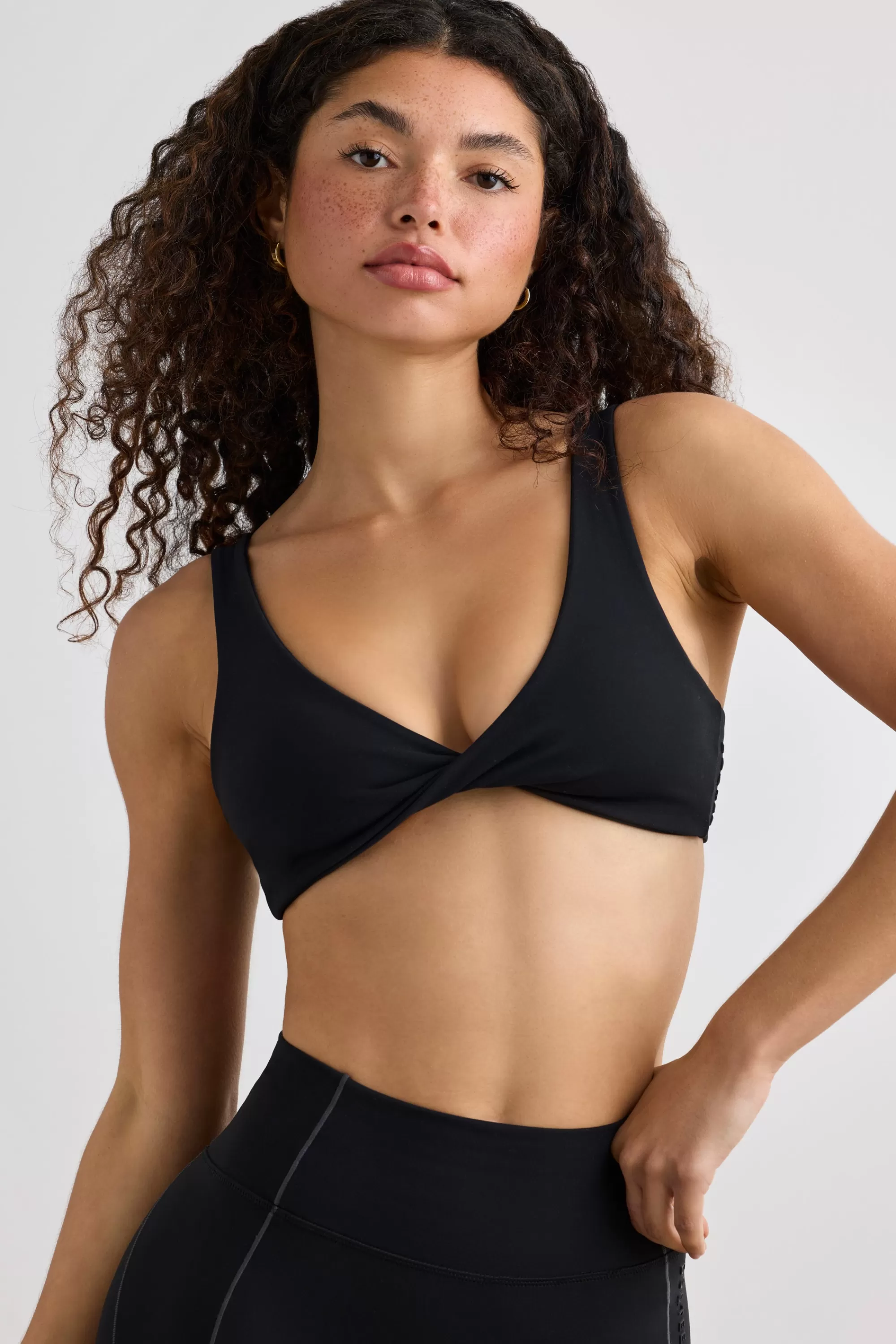 Oh Polly Soft Active V-Neck Sports Bra In Black Online