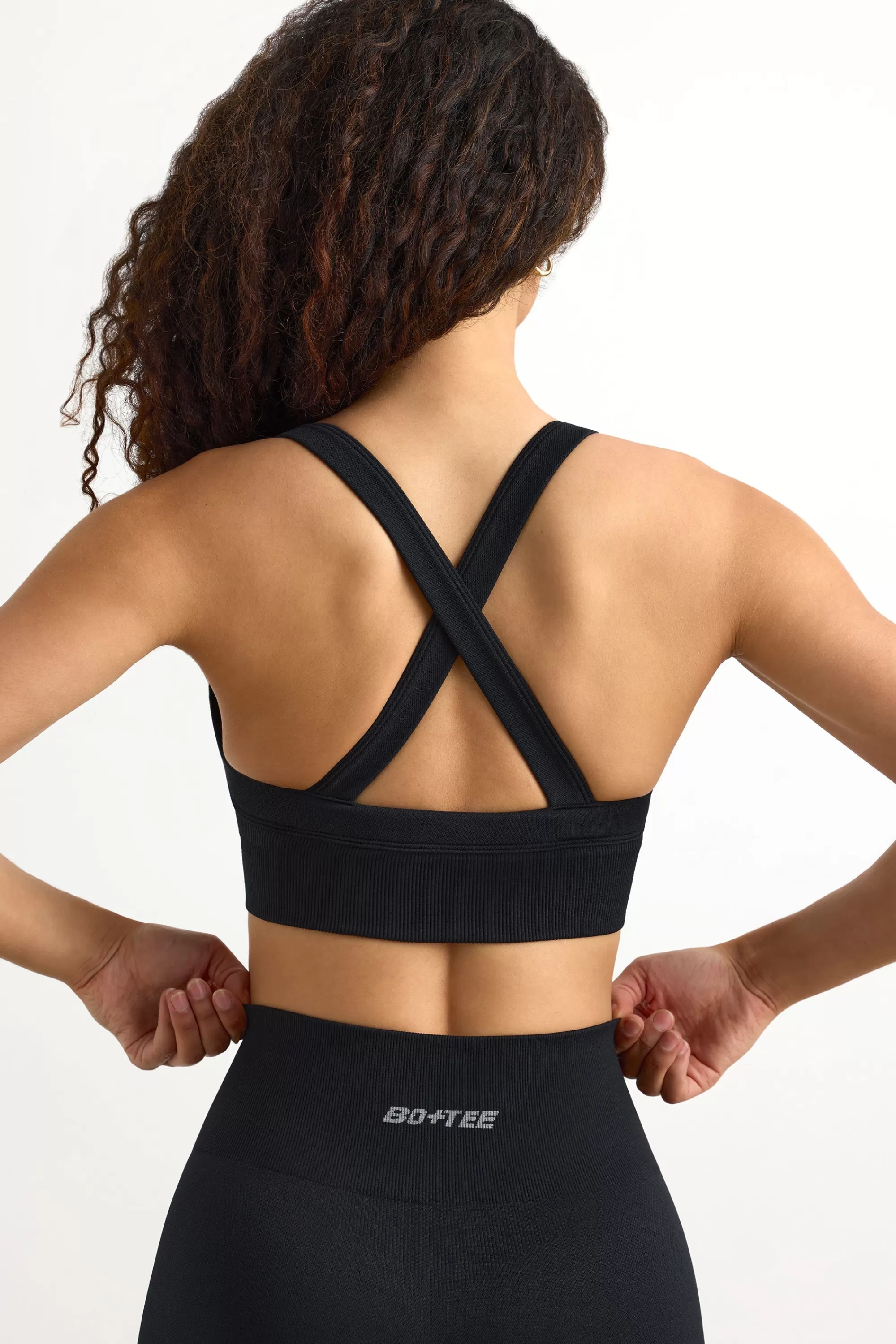 Oh Polly Super Sculpt Seamless Cross-Back Sports Bra In Black Outlet