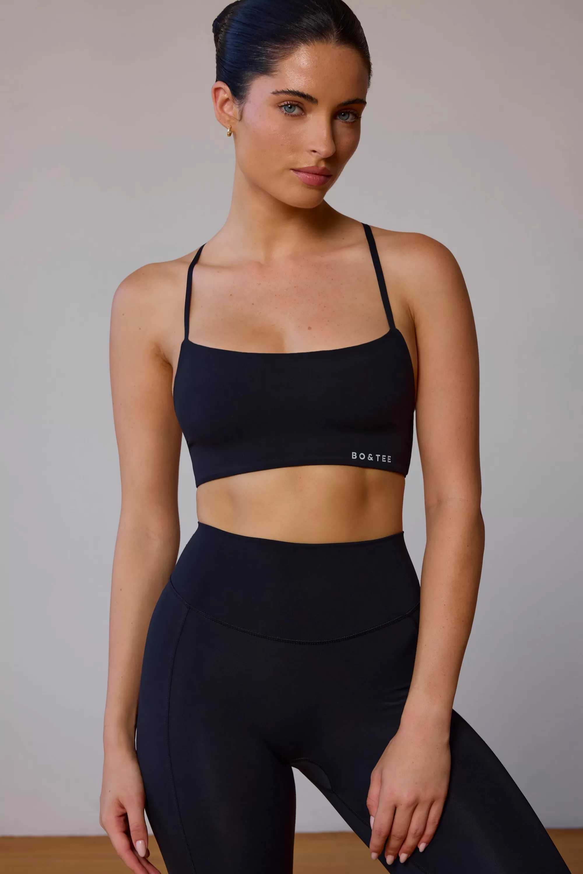 Oh Polly UltraFlex Cross-Back Sports Bra In Black Sale